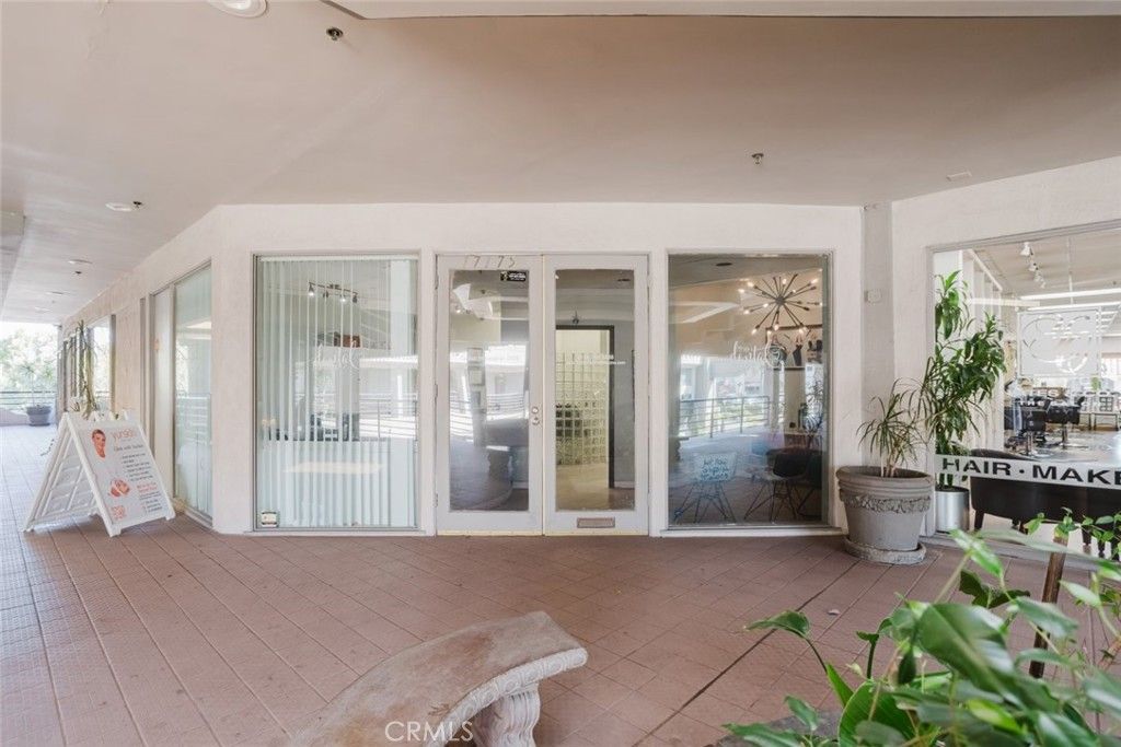 17175 Ventura Boulevard, Encino, CA 91316 — exterior