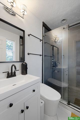 1107 Somerset Drive, Bellevue, NE 68005