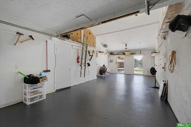 1107 Somerset Drive, Bellevue, NE 68005