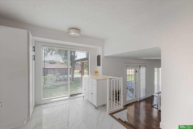 1107 Somerset Drive, Bellevue, NE 68005