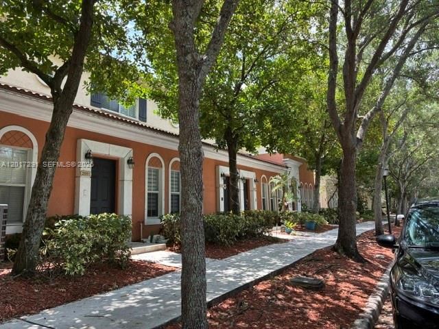 2551 SW 99th Way, Miramar, FL 33025