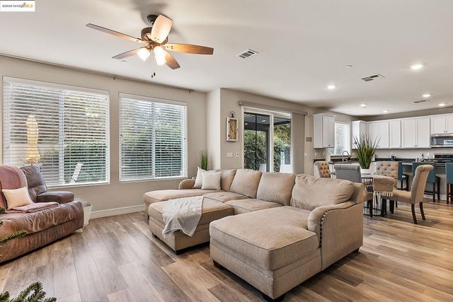 716 Cabada Dr, Brentwood, CA 94513