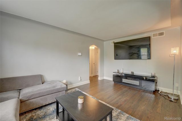 16661 Five Points Street, Redford Charter Township, MI 48240