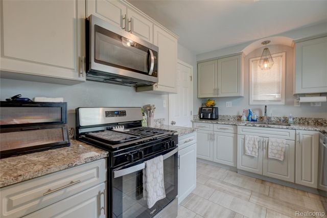 16661 Five Points Street, Redford Charter Township, MI 48240