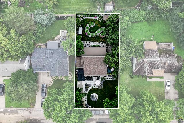 3640 SW York Way, Topeka, KS 66604