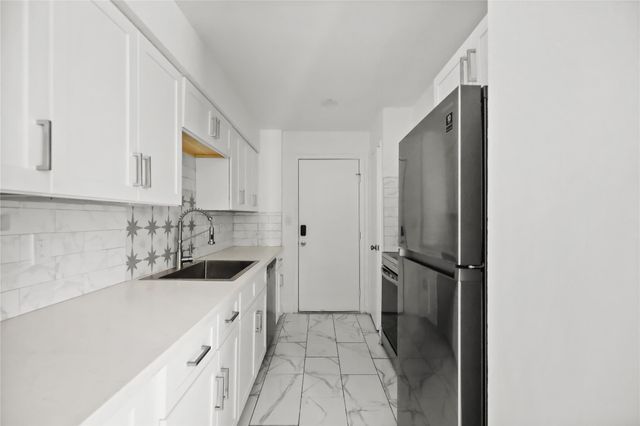 2409 Bering Drive 4, Houston, TX 77057