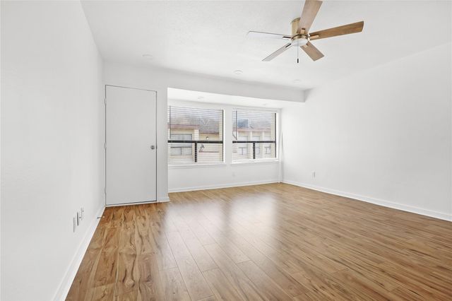 2409 Bering Drive 4, Houston, TX 77057