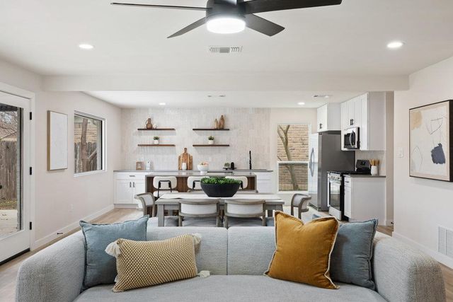 6106 Bridlington CIR, Austin, TX 78745