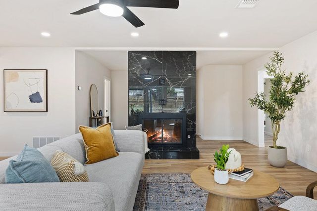 6106 Bridlington CIR, Austin, TX 78745