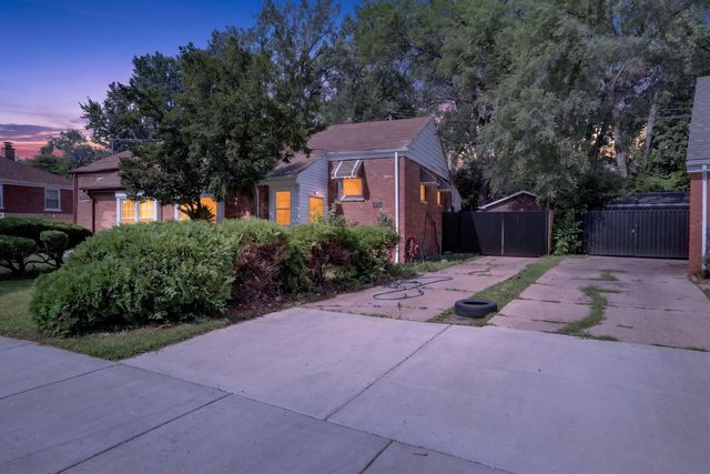 9722 S Merrion Avenue, Chicago, IL 60617