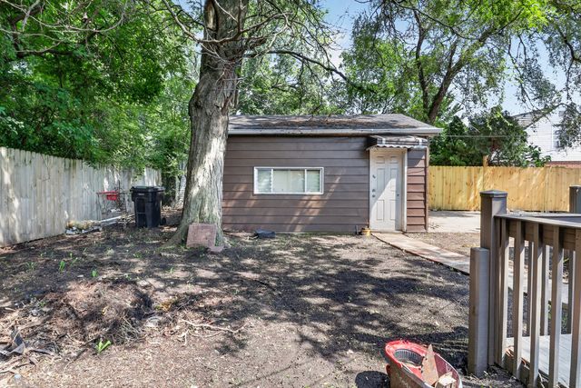 9722 S Merrion Avenue, Chicago, IL 60617