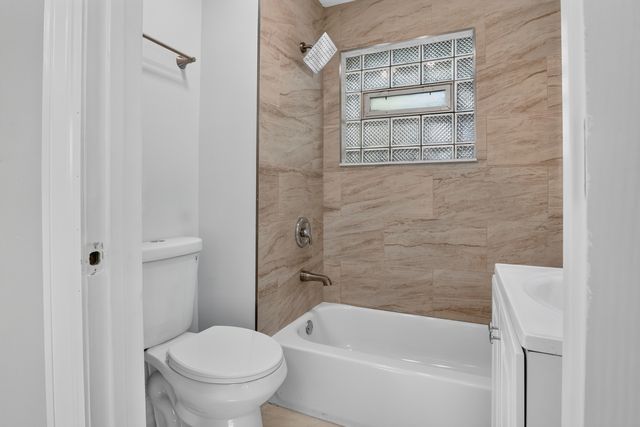 9722 S Merrion Avenue, Chicago, IL 60617