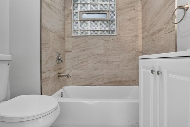 9722 S Merrion Avenue, Chicago, IL 60617