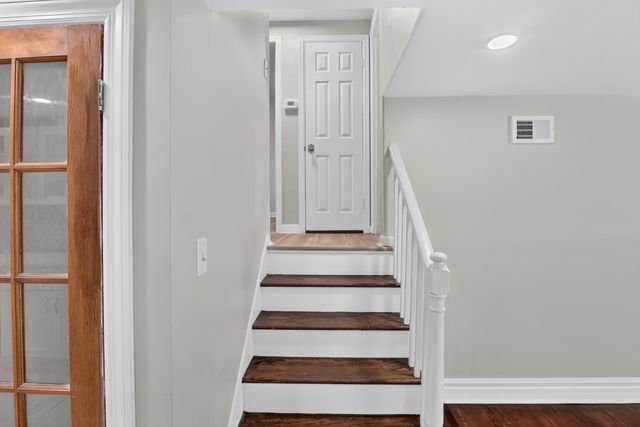 9722 S Merrion Avenue, Chicago, IL 60617