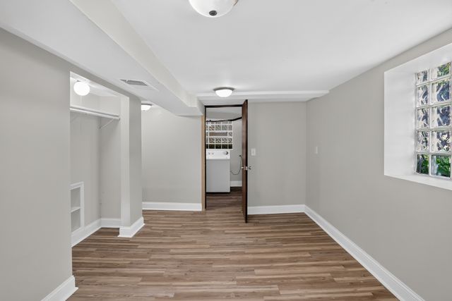 9722 S Merrion Avenue, Chicago, IL 60617