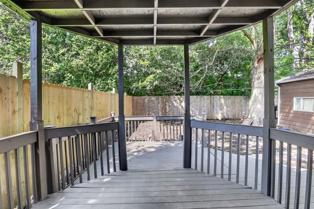9722 S Merrion Avenue, Chicago, IL 60617