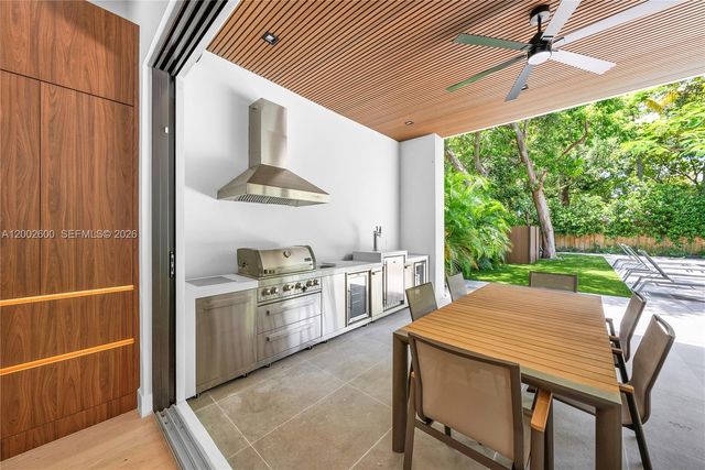 260 NW 47th St, Miami, FL 33127