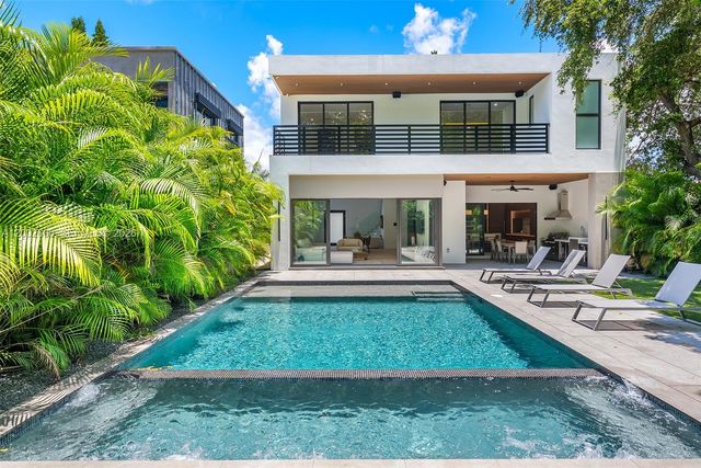 260 NW 47th St, Miami, FL 33127