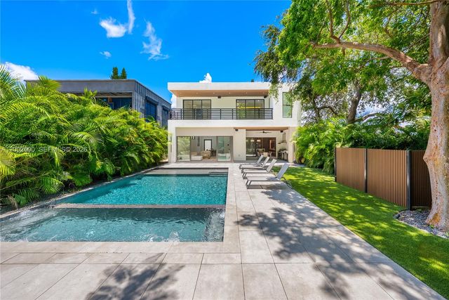 260 NW 47th St, Miami, FL 33127