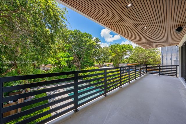 260 NW 47th St, Miami, FL 33127