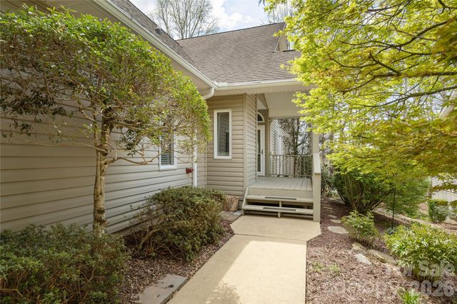 2115 Cumming Woods Court, Hendersonville, NC 28739