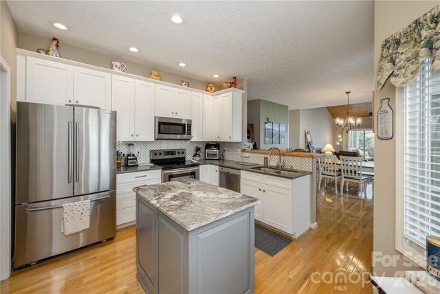 2115 Cumming Woods Court, Hendersonville, NC 28739