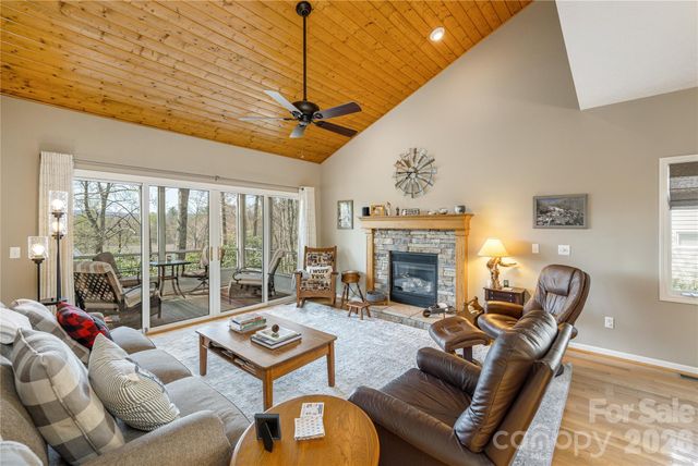 2115 Cumming Woods Court, Hendersonville, NC 28739