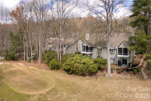 2115 Cumming Woods Court, Hendersonville, NC 28739