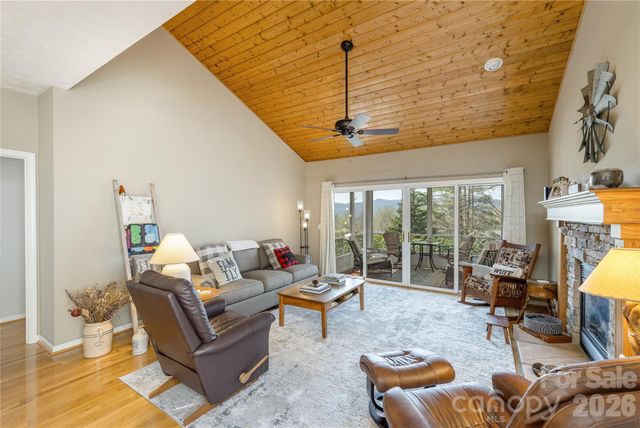 2115 Cumming Woods Court, Hendersonville, NC 28739