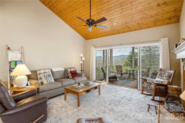 2115 Cumming Woods Court, Hendersonville, NC 28739