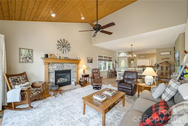 2115 Cumming Woods Court, Hendersonville, NC 28739