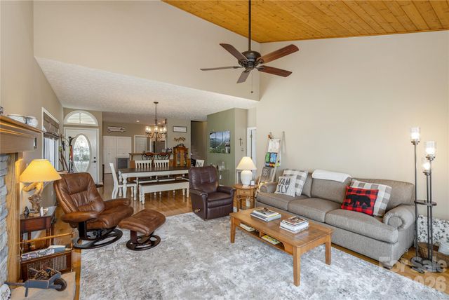 2115 Cumming Woods Court, Hendersonville, NC 28739