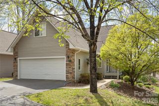 2115 Cumming Woods Court, Hendersonville, NC 28739