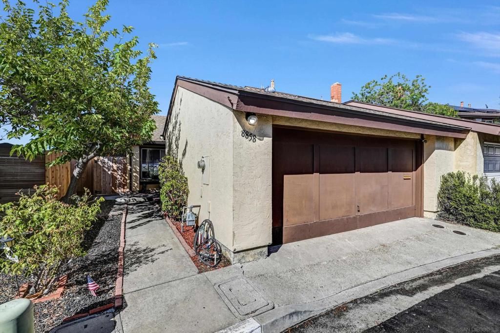 8858 Capcano Rd, San Diego, CA 92126 — photo 4