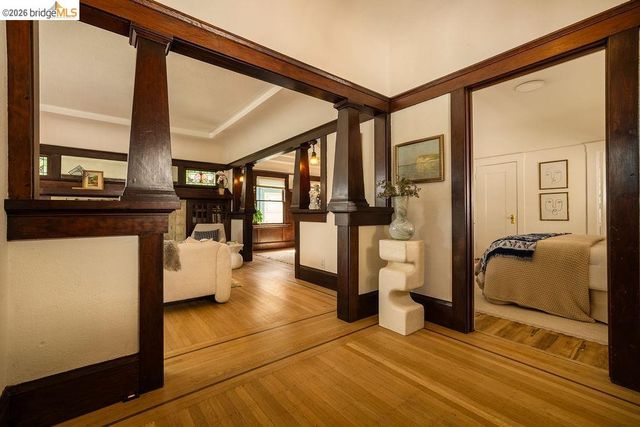 970 39th St, Oakland, CA 94608