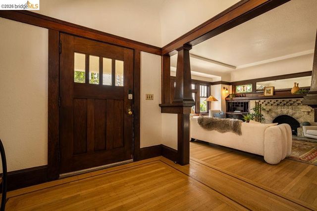 970 39th St, Oakland, CA 94608