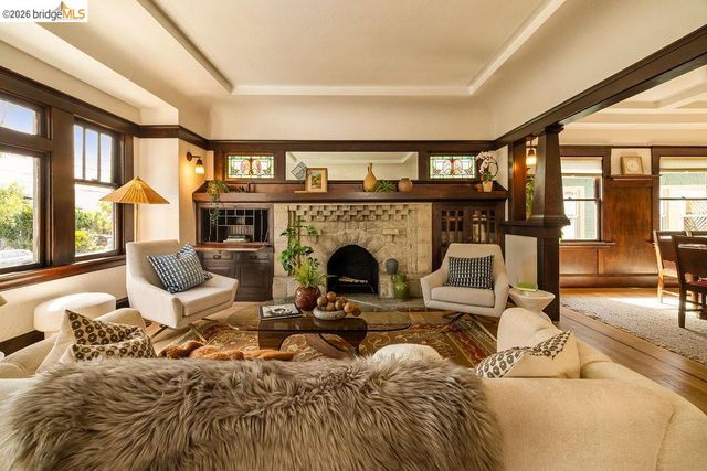 970 39th St, Oakland, CA 94608