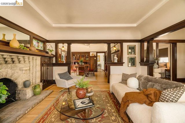 970 39th St, Oakland, CA 94608