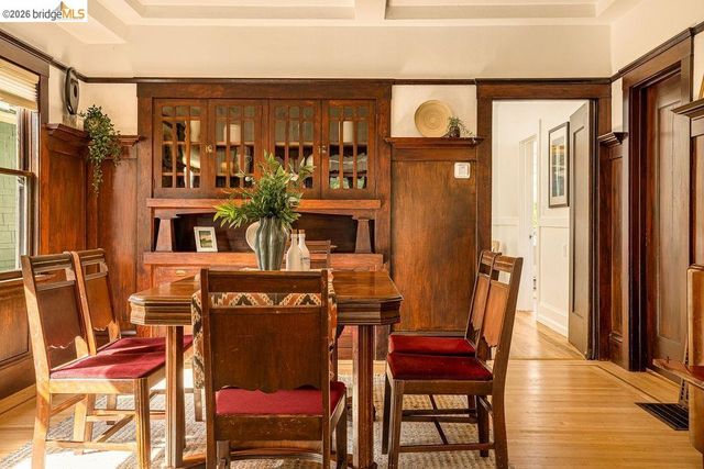 970 39th St, Oakland, CA 94608