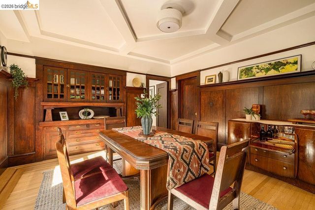 970 39th St, Oakland, CA 94608