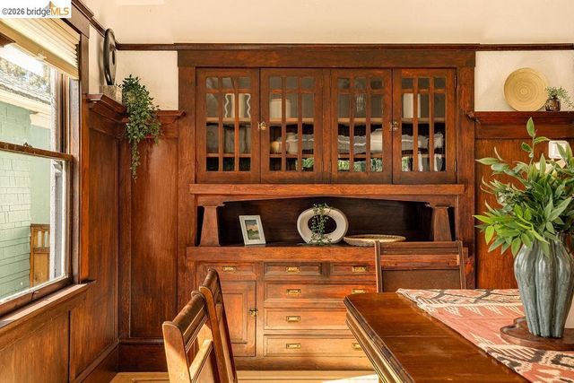 970 39th St, Oakland, CA 94608