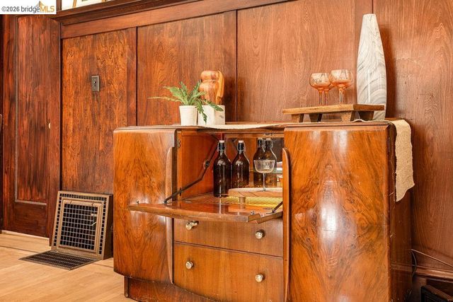 970 39th St, Oakland, CA 94608