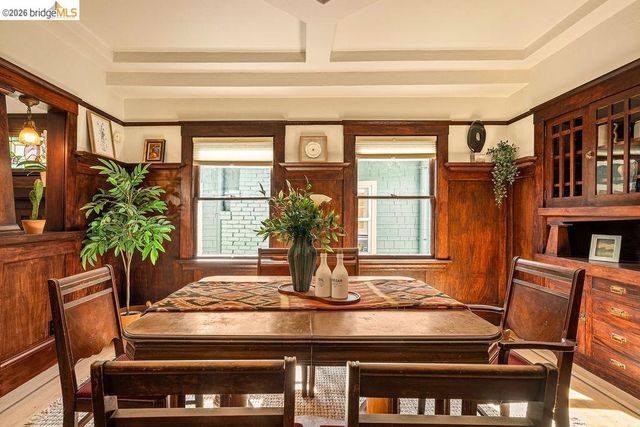 970 39th St, Oakland, CA 94608