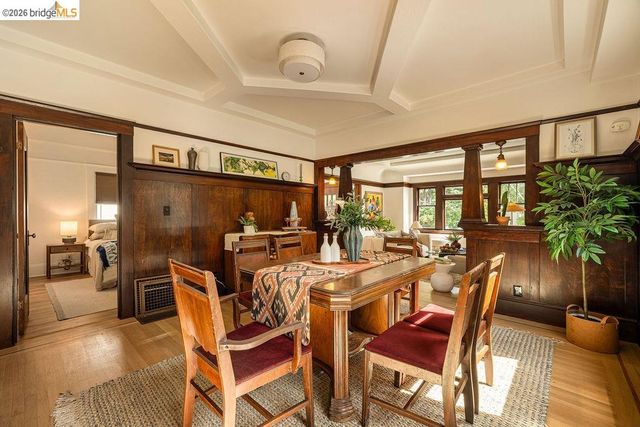 970 39th St, Oakland, CA 94608