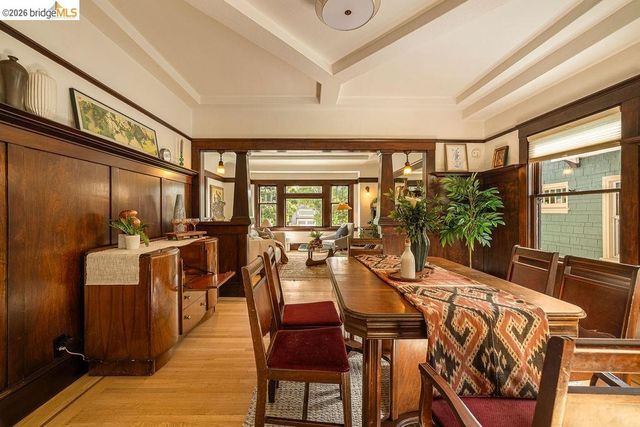 970 39th St, Oakland, CA 94608