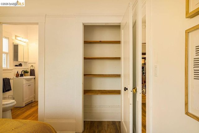 970 39th St, Oakland, CA 94608