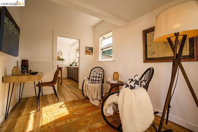 970 39th St, Oakland, CA 94608