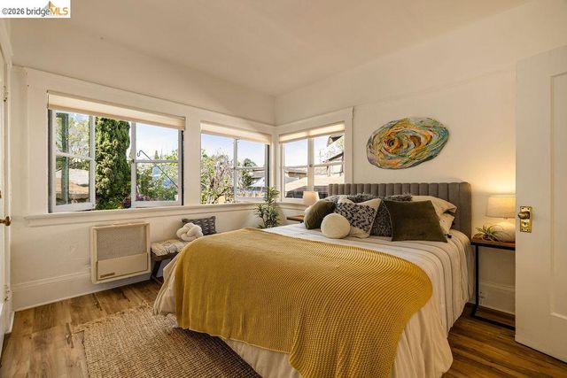 970 39th St, Oakland, CA 94608