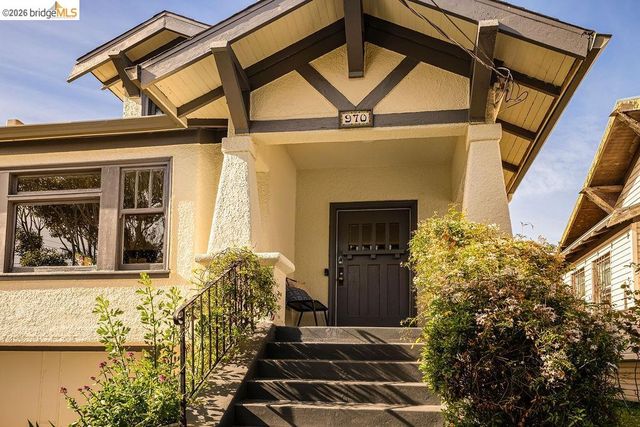 970 39th St, Oakland, CA 94608