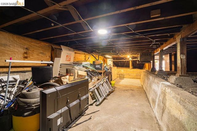 970 39th St, Oakland, CA 94608